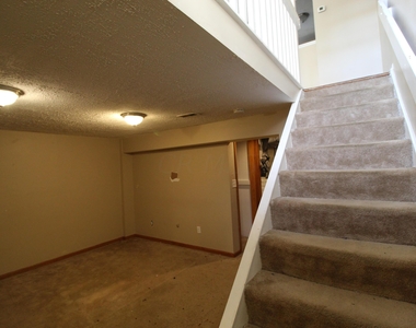 5084 Springdale Boulevard - Photo Thumbnail 10