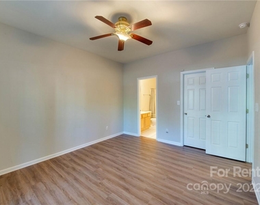 3006 Uxbridge Woods Court - Photo Thumbnail 15