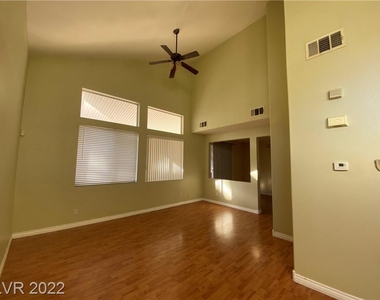 1005 Painted Daisy Avenue - Photo Thumbnail 2