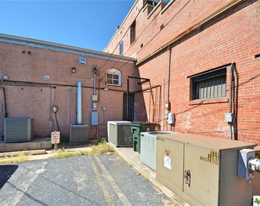 107 N River Street - Photo Thumbnail 12