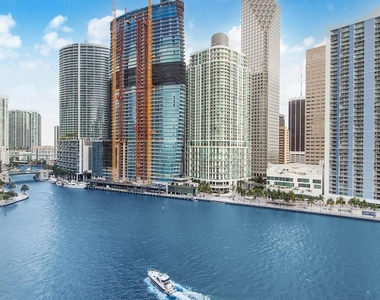 900 Brickell Key Blvd - Photo Thumbnail 5