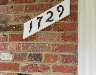 1729 Wilmart Street - Photo Thumbnail 4
