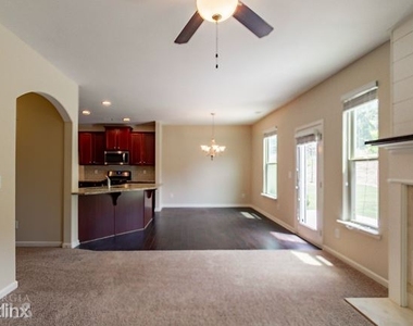 1252 R Silvercrest Court - Photo Thumbnail 7