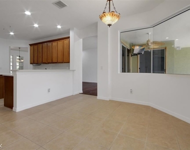 312 R Harts Oak Pl - Photo Thumbnail 9