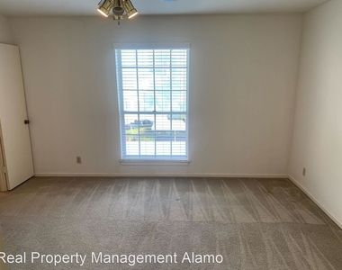 8401 North New Braunfels Avenue Unit 212 - Photo Thumbnail 10