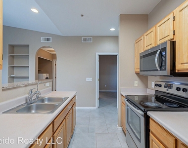 2929 W Yorkshire Dr Unit 2071 - Photo Thumbnail 6