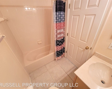 557 Vallance Way Ne - Photo Thumbnail 14