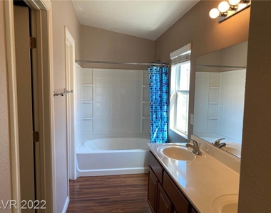 3508 Hazelnut Pine Place - Photo Thumbnail 11