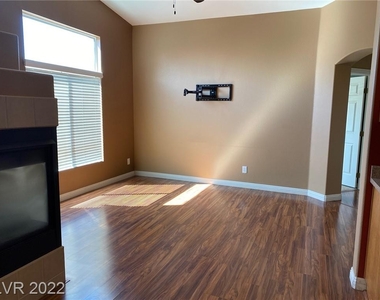 3508 Hazelnut Pine Place - Photo Thumbnail 6