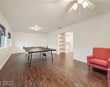 413 Park Way - Photo Thumbnail 13