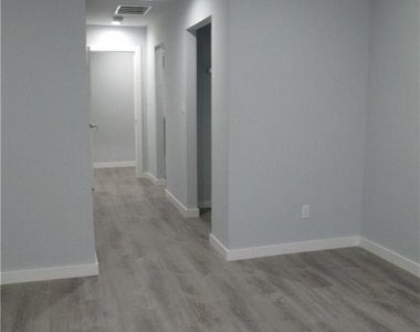 2701 Nw 58th Place - Photo Thumbnail 14