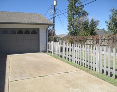 2701 Nw 58th Place - Photo Thumbnail 20