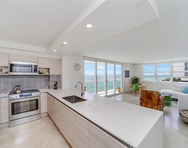 6917 Collins Ave - Photo Thumbnail 10