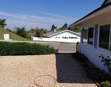 16598 Bernardo Oaks Rd. - Photo Thumbnail 15