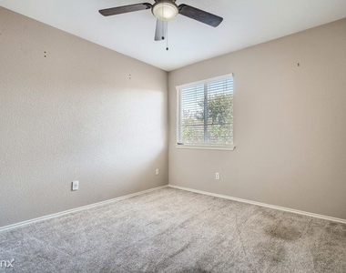 2514 Jesse Owens Dr Unit - Photo Thumbnail 11