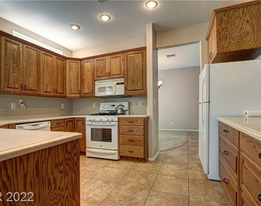 5704 Emerald View Street - Photo Thumbnail 11