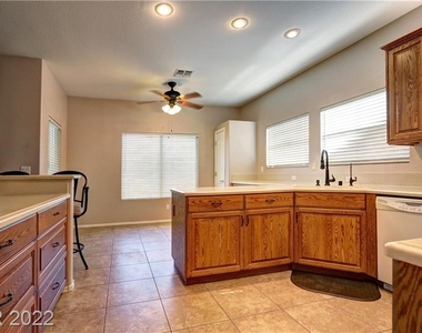 5704 Emerald View Street - Photo Thumbnail 12