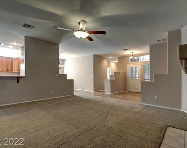 5704 Emerald View Street - Photo Thumbnail 4