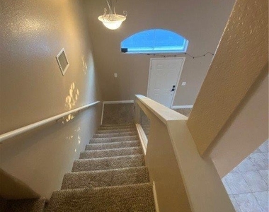 7516 Pacific Ridge Avenue - Photo Thumbnail 12