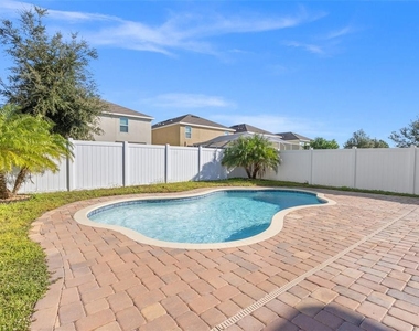 10421 Whispering Hammock Drive - Photo Thumbnail 26