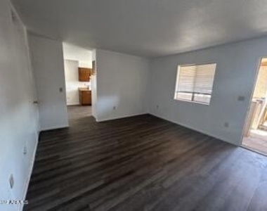 3102 E Cicero Street - Photo Thumbnail 3