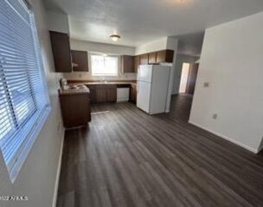 3102 E Cicero Street - Photo Thumbnail 4