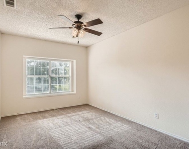 2241 Cross Timber Dr Unit - Photo Thumbnail 11