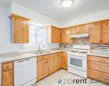 2257 East Webster Avenue - Photo Thumbnail 5