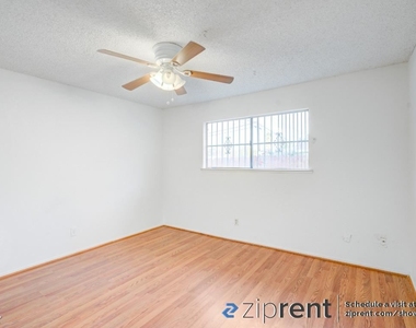 2257 East Webster Avenue - Photo Thumbnail 12