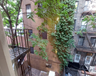 East 7 Street - Photo Thumbnail 9