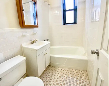 1545 Rhinelander av Brooklyn ny 10461 - Photo Thumbnail 3