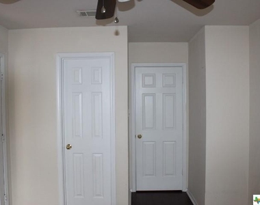 108 E Iowa Drive - Photo Thumbnail 30