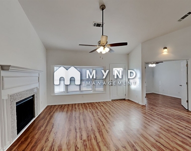 4645 Baytree Dr - Photo Thumbnail 2