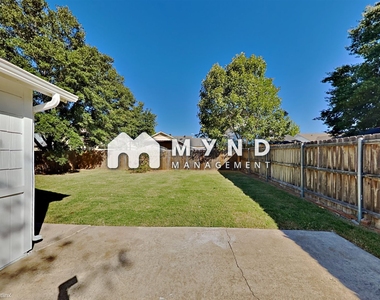 4645 Baytree Dr - Photo Thumbnail 17