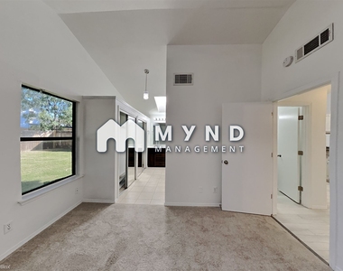 4645 Baytree Dr - Photo Thumbnail 6