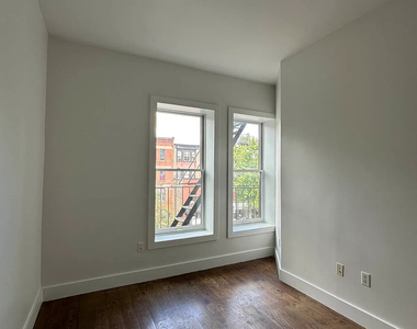 1072 Bergen Street - Photo Thumbnail 4
