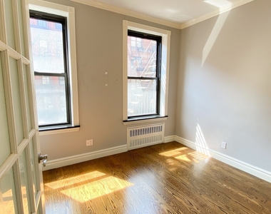 209 East 25th Street - Photo Thumbnail 5