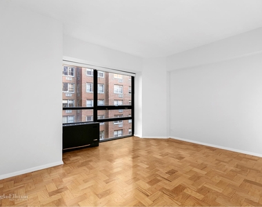 415 E 54th St - Photo Thumbnail 2