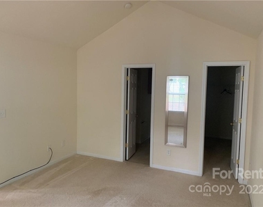 11163 Saintsbury Place - Photo Thumbnail 15