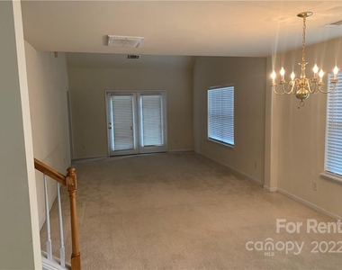 11163 Saintsbury Place - Photo Thumbnail 5