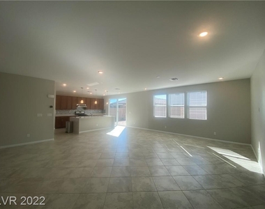 7497 West Mistral Avenue - Photo Thumbnail 10