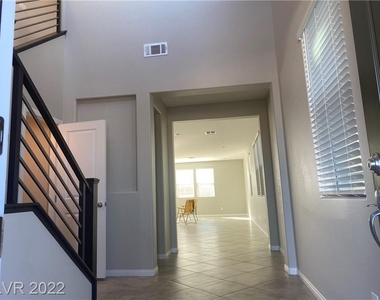 7497 West Mistral Avenue - Photo Thumbnail 4