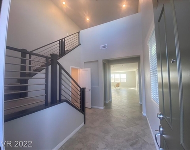 7497 West Mistral Avenue - Photo Thumbnail 6