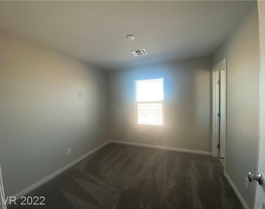 7497 West Mistral Avenue - Photo Thumbnail 29