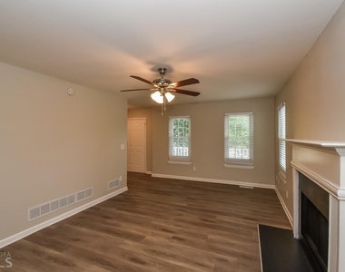 245 Cedars Glen Circle - Photo Thumbnail 4