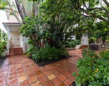 260 Oleander Avenue - Photo Thumbnail 12