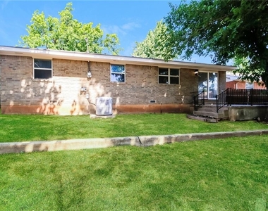 1111 E Willow Place - Photo Thumbnail 13