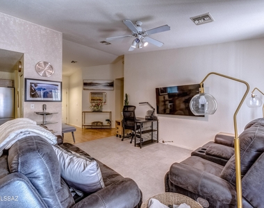 10407 N Fair Desert Drive - Photo Thumbnail 19