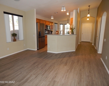 8925 N Tortolita Bluffs Place - Photo Thumbnail 12