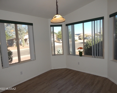 8925 N Tortolita Bluffs Place - Photo Thumbnail 4